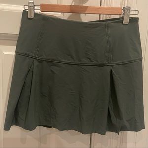 Lululemon Green Tennis Skirt — Size 4